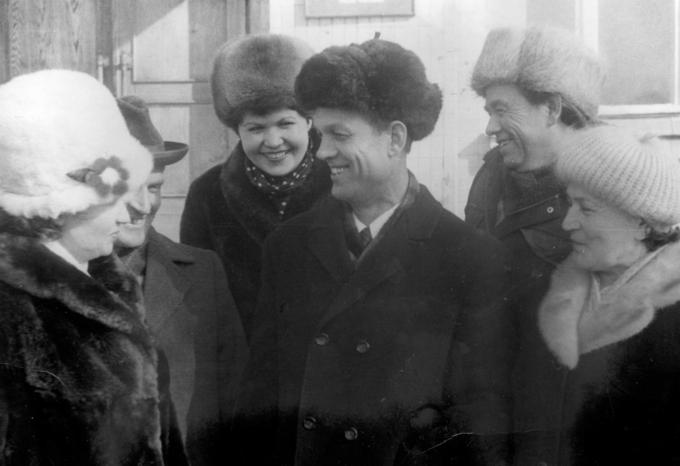 Лида, Валерий, Жанна, Юрий, Борис, Панна - Деревские. 1982 год.